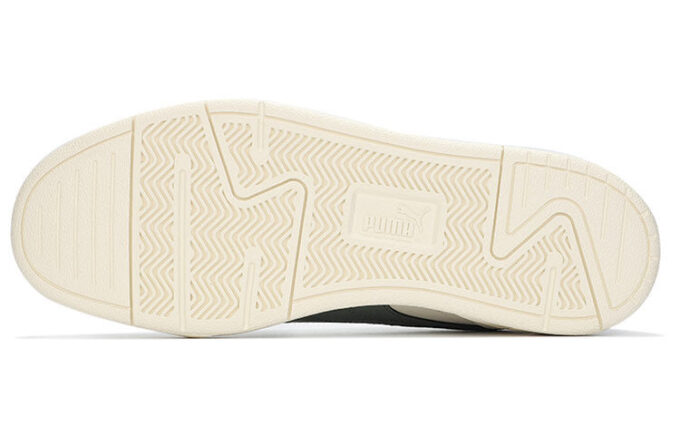 Caracal “Whisper White Balsam Green”