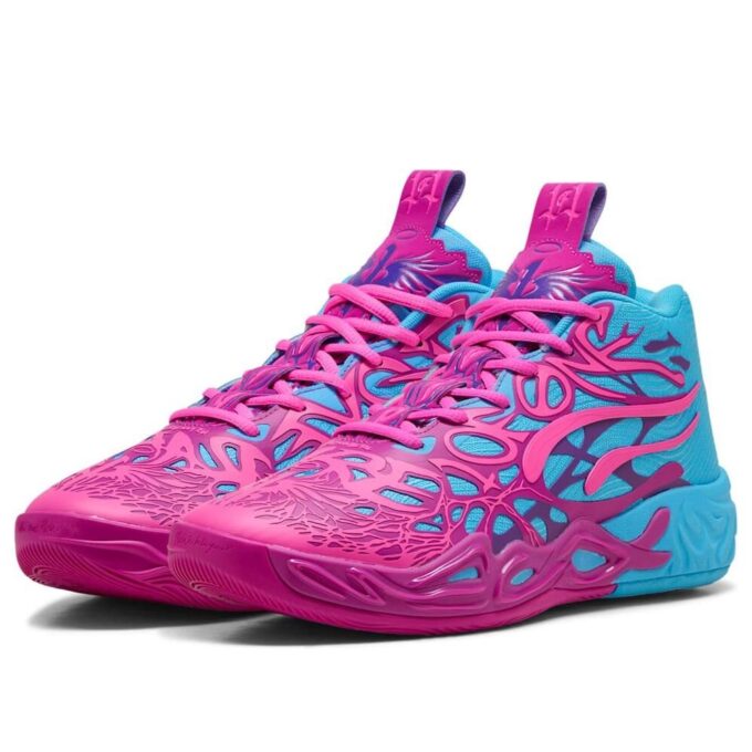 MB.04 “Hugo The Hornet”