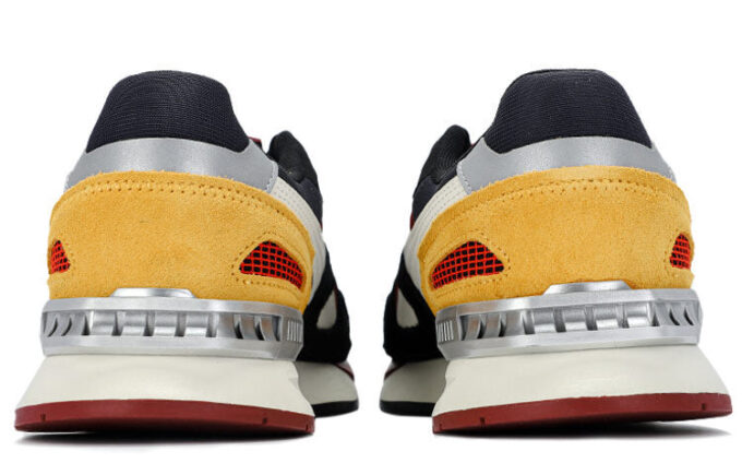 Mirage Mox Suede “Black Intense Red”