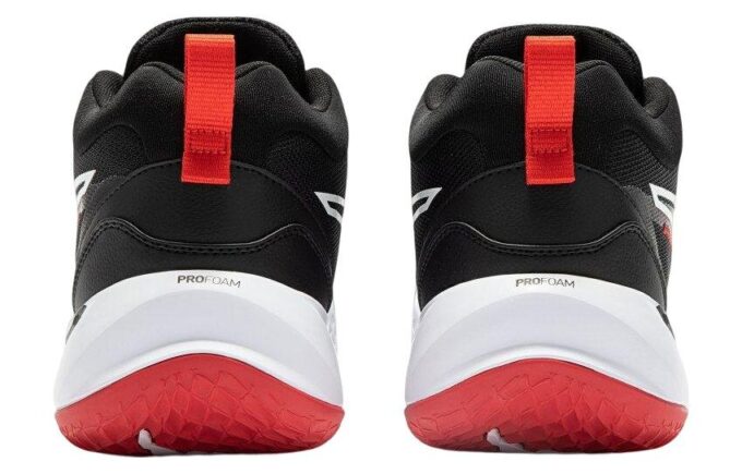 Playmaker Pro “Black Red White”