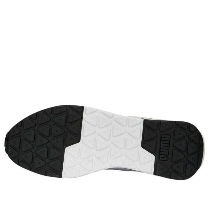 R22 “Black Beige White”