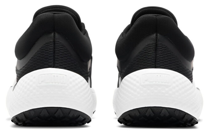 Softride Pro “Coast – Black White”