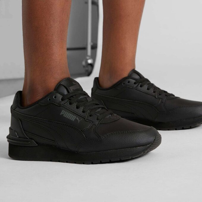 ST Runner v4 Leather Big Kids’ Sneakers ST Runner v4 Leather Big Kids’ Sneakers