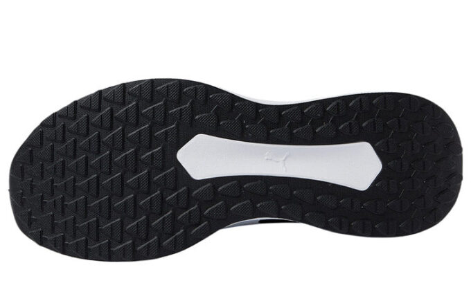 Twitch Runner “Black Asphalt”