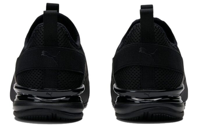 (WMNS) Axelion Slip-On “Triple Black”