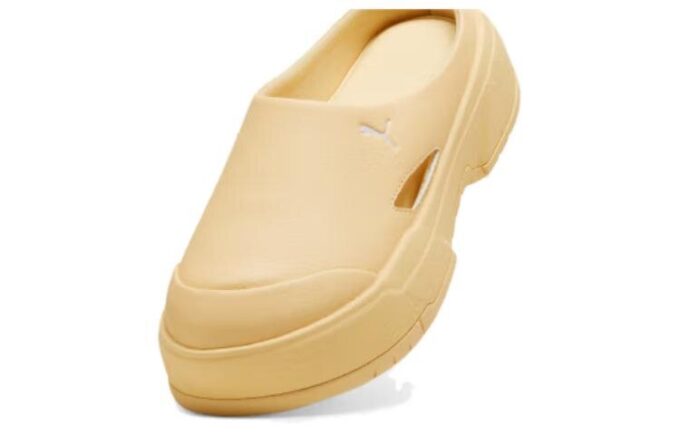 (WMNS) CA. Mule “Yellow”