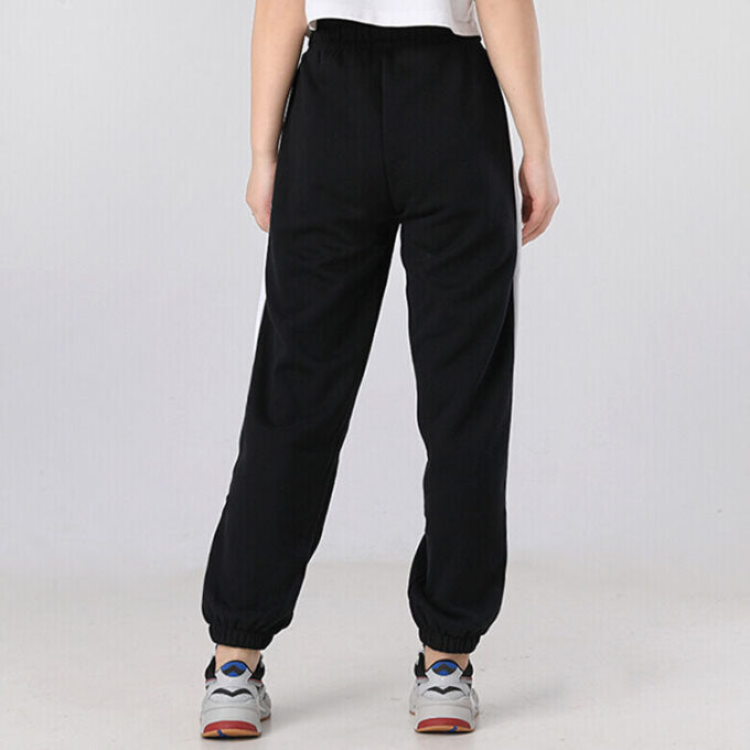 (WMNS) Classics Relaxed Joggers Logo Printing Sports Trousers Black