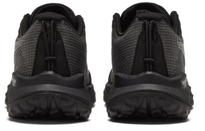 (WMNS) Fast-Trac Nitro “Black Metallic Silver”