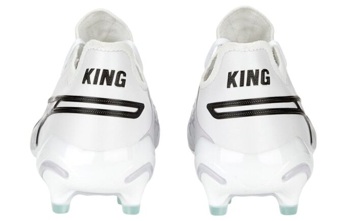 (WMNS) King Ultimate FG AG “Brilliance”