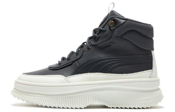 (WMNS) Mayra “Grey Strong”