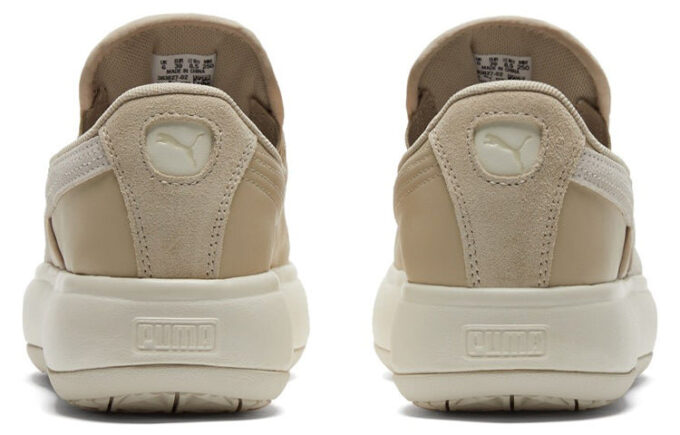 (WMNS) Suede Mayu Slip-on Sneakers Ivory