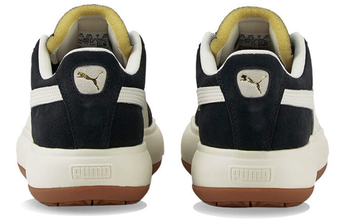 (WMNS) Suede Mayu Up Sneakers Black/White