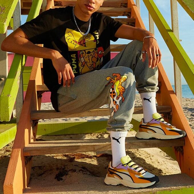 x BRITTO Unisex Printing Round-neck Black